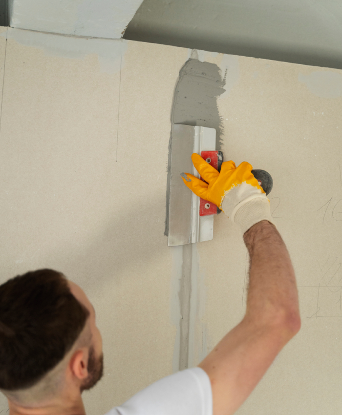 Application d’enduit et réalisation de joint sur cloison en plaque de plâtre